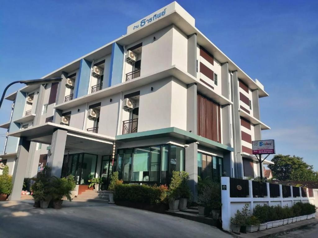 Baanthanthip Khon Kaen Luaran gambar
